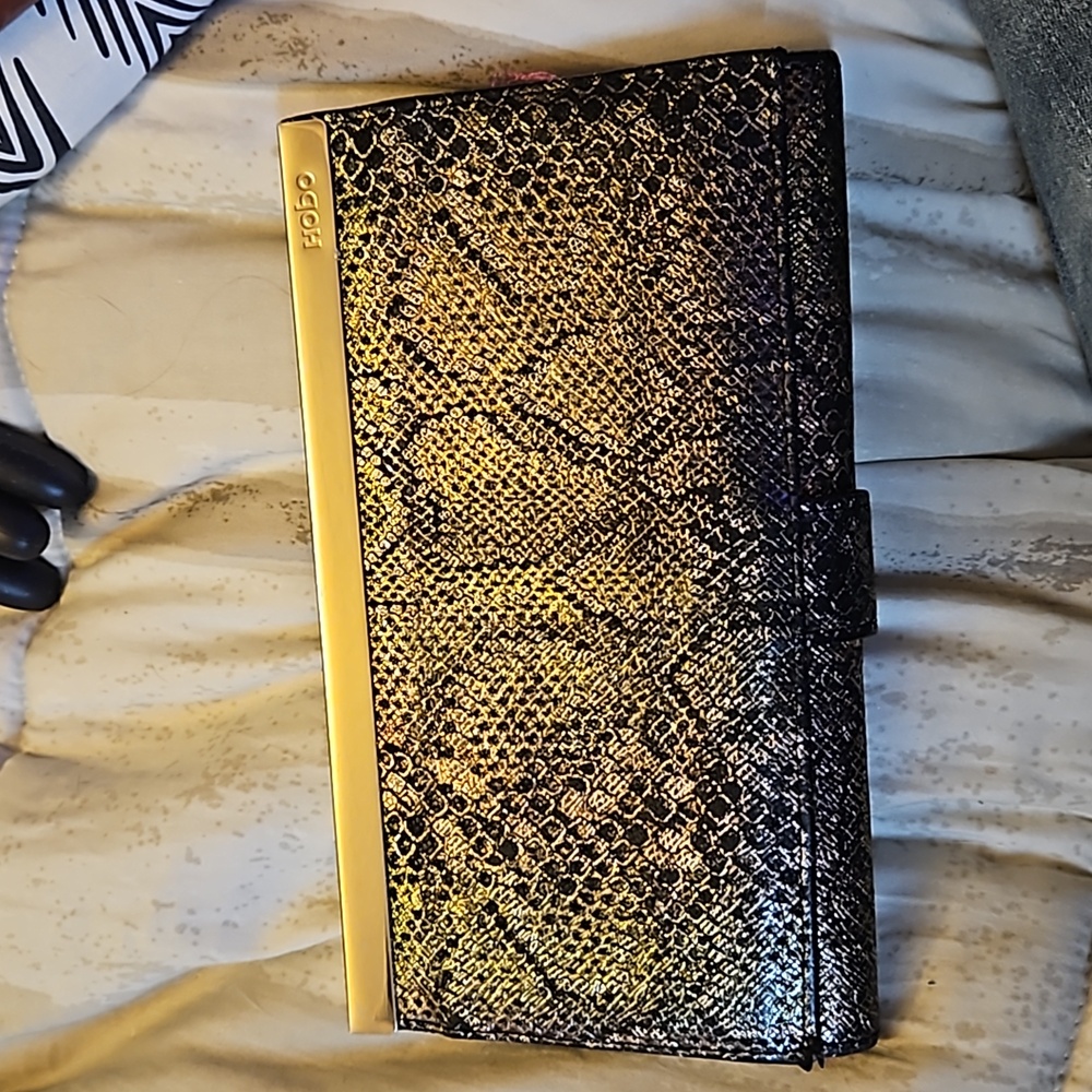 Hobo clutch.